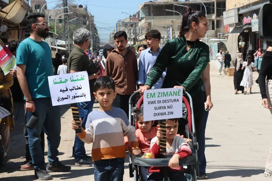 Miles en Qamishlo exigen el reconocimiento constitucional de la lengua kurda
