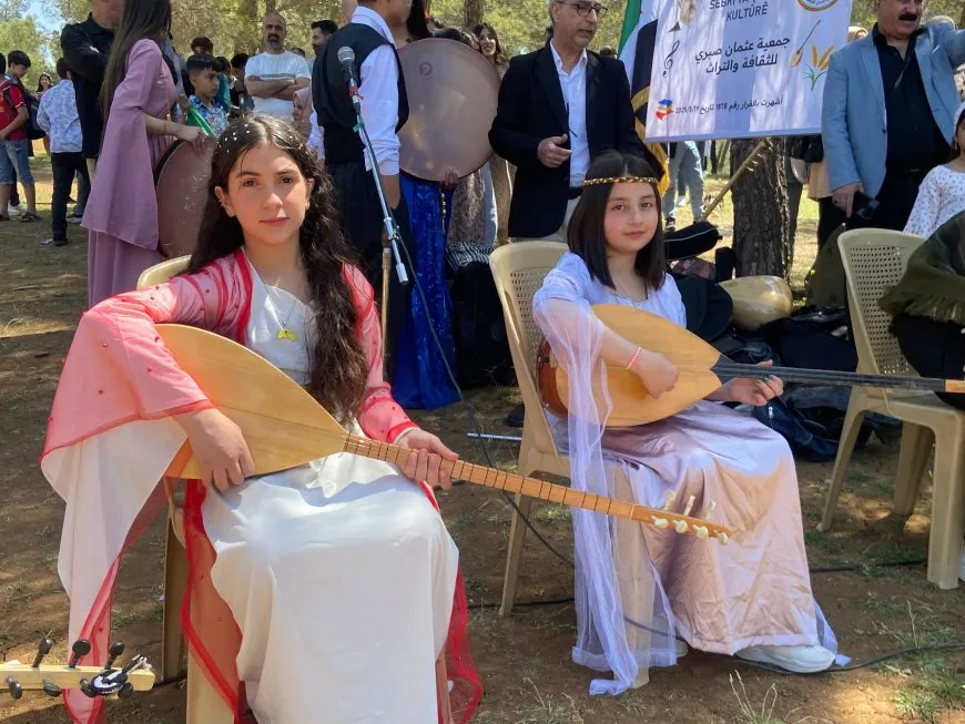 Los kurdos en Damasco celebran el Día Internacional de los Trabajadores en el lago Zarzar