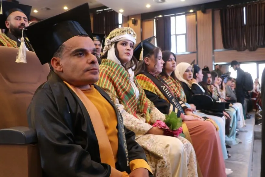 Más de 60 estudiantes se gradúan en la Universidad de Kobanê