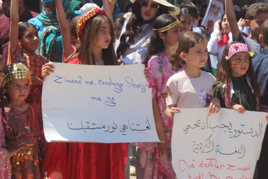 Los residentes de Çil Agha exigen el reconocimiento oficial del idioma kurdo en la constitución siria