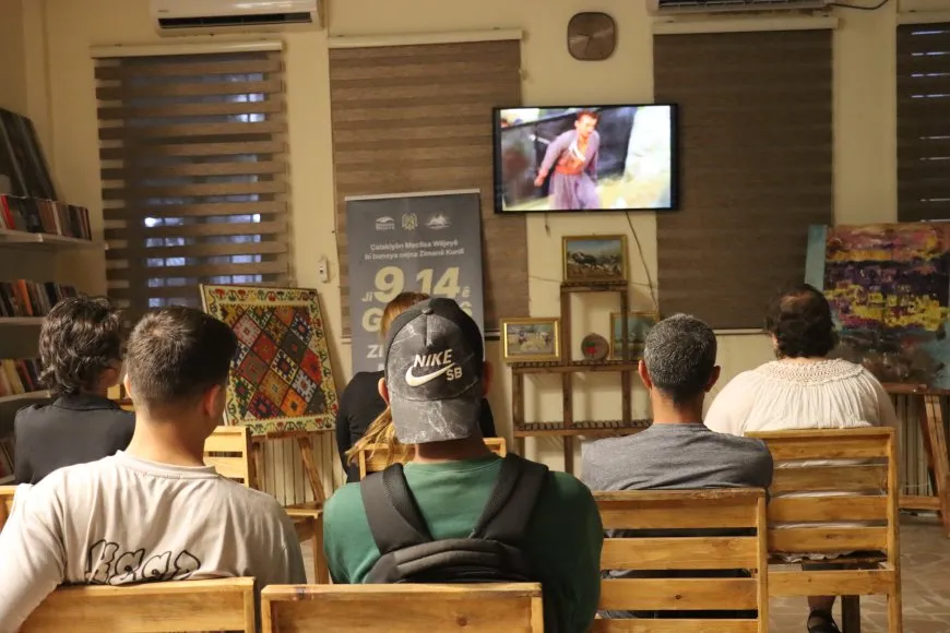 Eventos del Día de la Lengua Kurda celebrados en Qamishlo y Tirbespiye