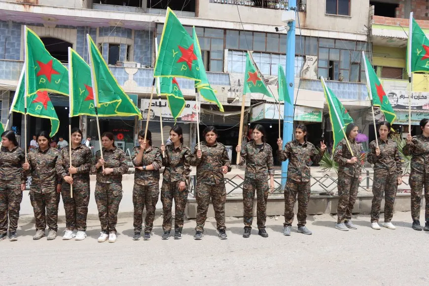 Dos  manifestaciones en Qamishlo y Amuda apoyan a YPJ