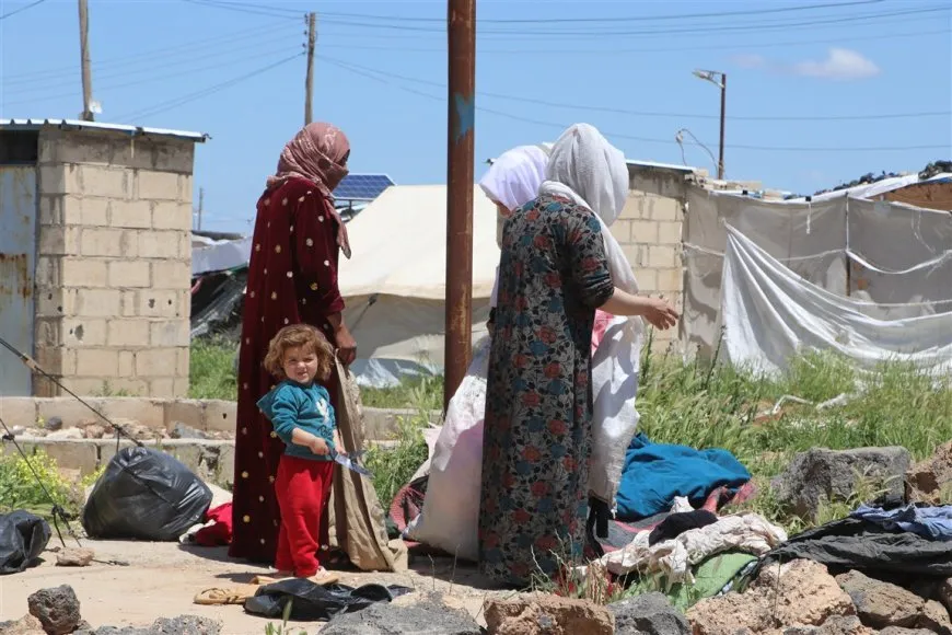 El verano aumenta el sufrimiento de los residentes del campamento de Serêkaniyê