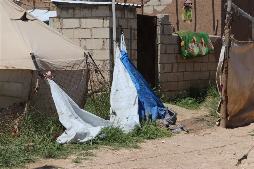 El verano aumenta el sufrimiento de los residentes del campamento de Serêkaniyê