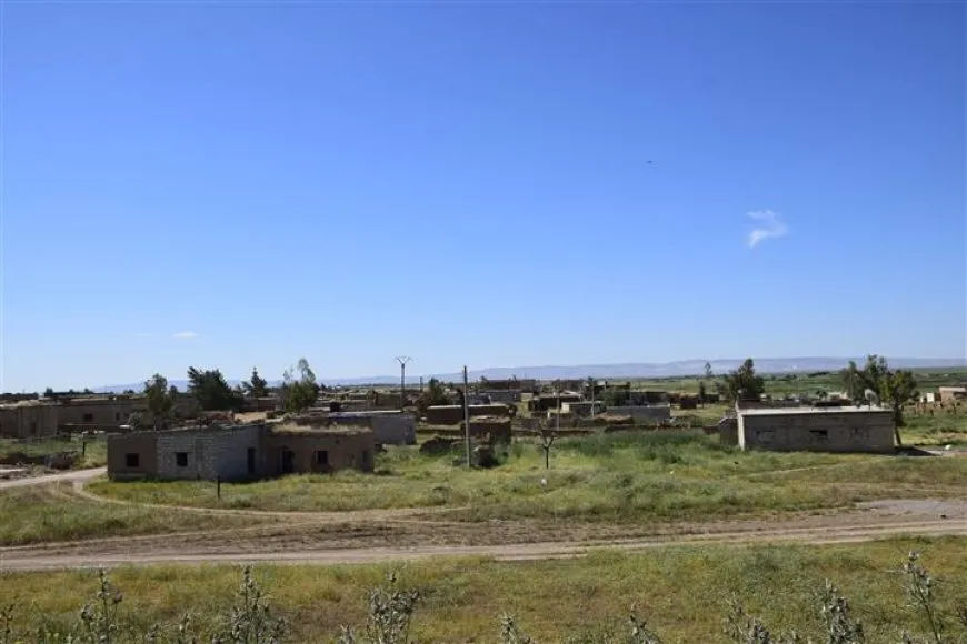 Retorno gradual de los residentes al pueblo de Um al-Keif al oeste de Tal Tamr