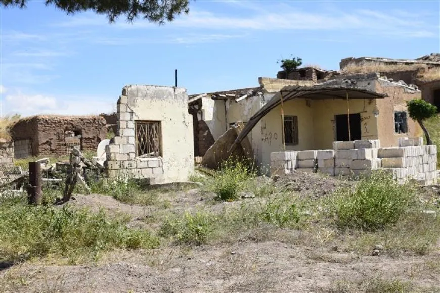 Retorno gradual de los residentes al pueblo de Um al-Keif al oeste de Tal Tamr