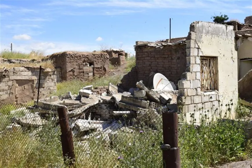 Retorno gradual de los residentes al pueblo de Um al-Keif al oeste de Tal Tamr