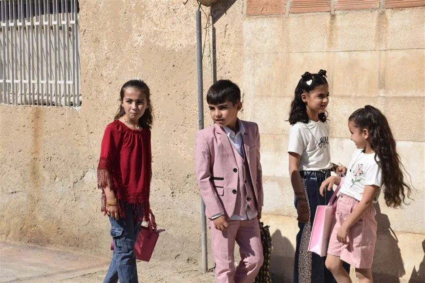 La alegría de los niños llena las calles de Rojava en Eid al-Adha en medio de una atmósfera de deleite