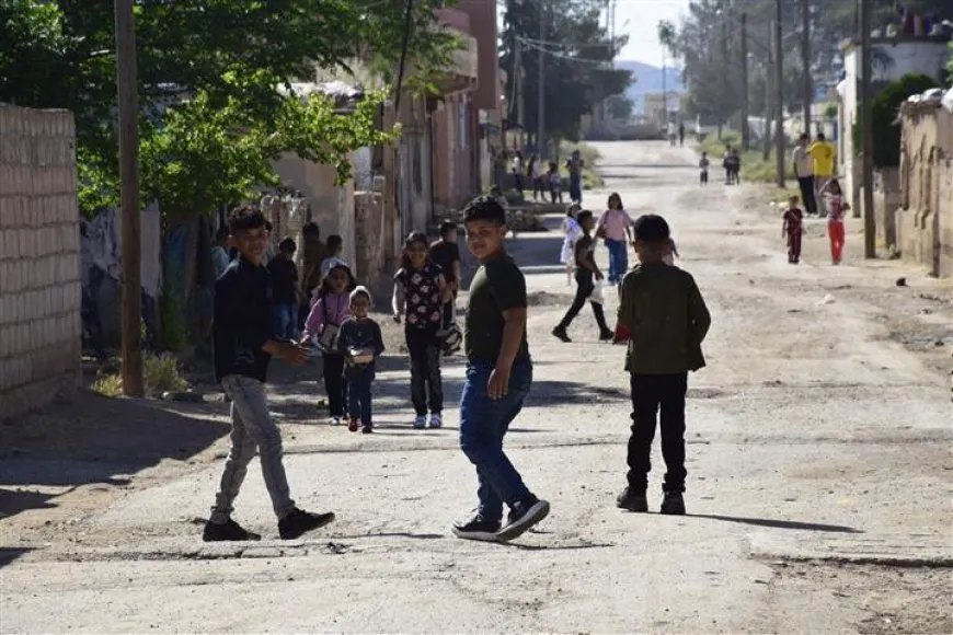 La alegría de los niños llena las calles de Rojava en Eid al-Adha en medio de una atmósfera de deleite