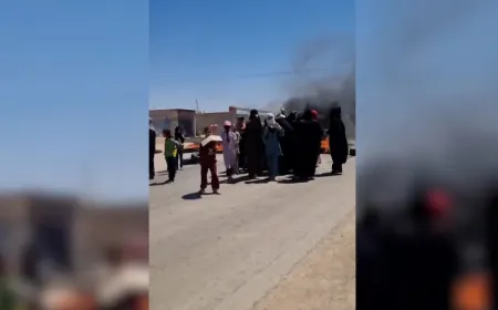 Manifestación y bloqueo de carreteras en Al-Hol en al-Hasaka