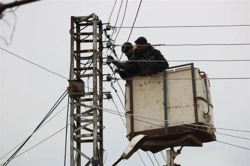 Esfuerzos continuos para rehabilitar estaciones eléctricas y redes en Qamishlo