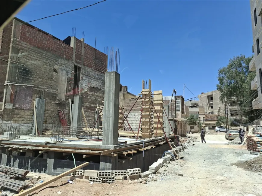 La acumulación de materiales de construcción empeora la crisis de tráfico en Hasakah
