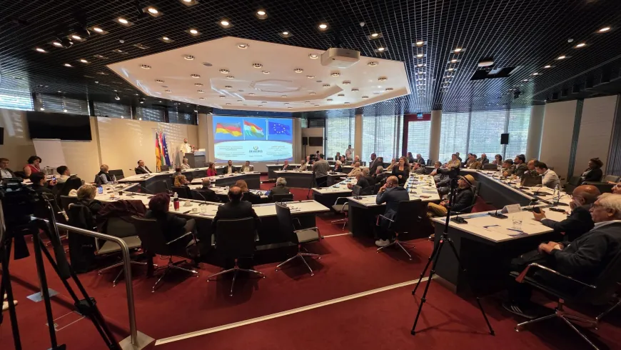 La Universidad de Kobanê participa en una conferencia internacional en Bonn