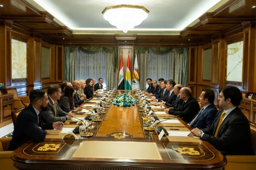 Nechirvan Barzani, Mazloum Abdi y Tom Barrack se reúnen en el Kurdistán iraquí