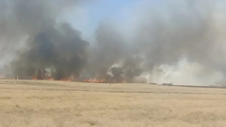 El incendio se extiende en Tel Tamr y los equipos de bomberos se movilizan