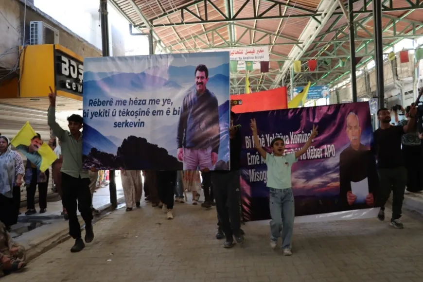 Mitin masivo en Kobani exigiendo la libertad física de Abdullah Ocalan
