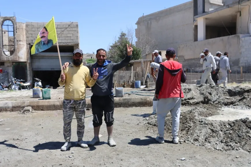 Mitin masivo en Kobani exigiendo la libertad física de Abdullah Ocalan