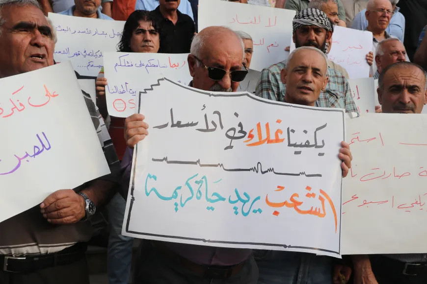 Habitantes y comerciantes de Qamishlo denuncian la crisis económica