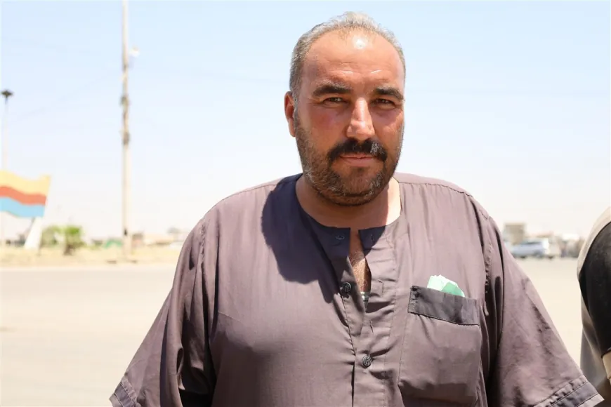 Los agricultores de Al-Hasakah se quejan de retrasos en las entregas de trigo; pérdidas crecientes debido a la espera
