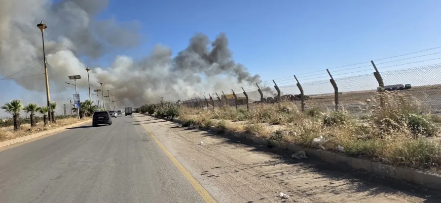 Incendio en terrenos agrícolas próximos al Aeropuerto Internacional de Qamishlo