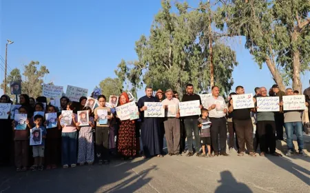 Familiares de detenidos en Tel Tamr exigen la liberación de sus hijos