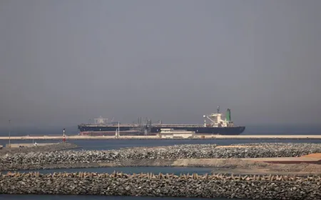 Los hutíes advierten a las compañías navieras que no operen en los puertos de Arabia Saudí