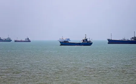 Irán bombardea dos petroleros en el estrecho de Ormuz
