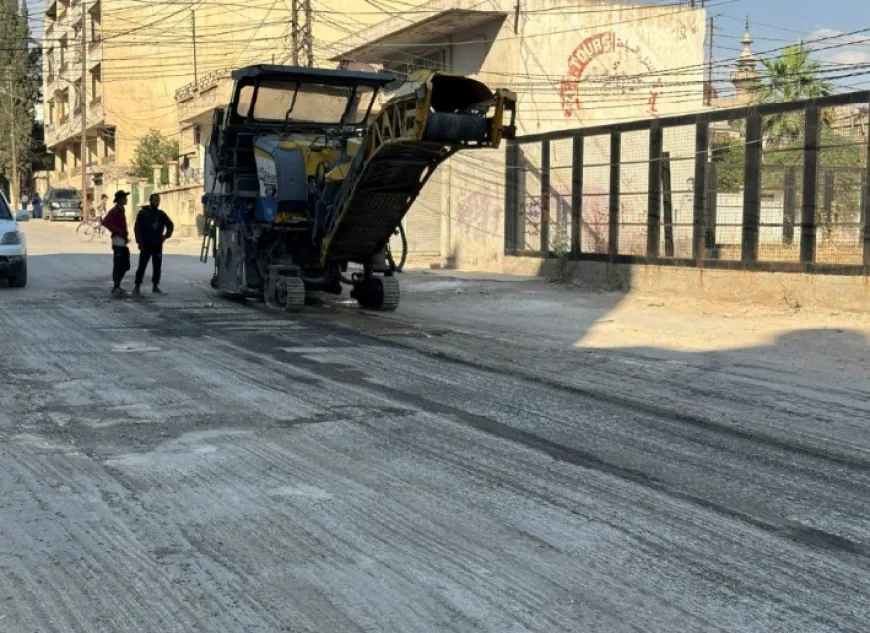 El Ayuntamiento Popular de Qamishlo completa el 50 % de las obras de asfaltado de las calles