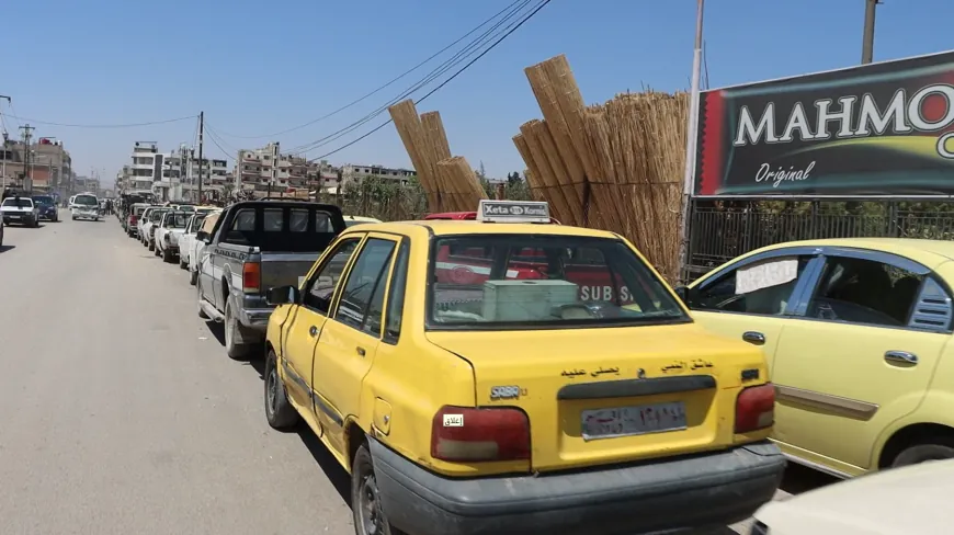 La escasez de gasolina de calidad provoca largas filas en las gasolineras