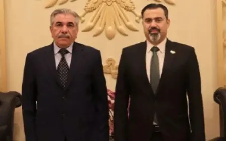 El gobernador de Hasaka y el ministro de Educación abordan los preparativos para el nuevo curso escolar