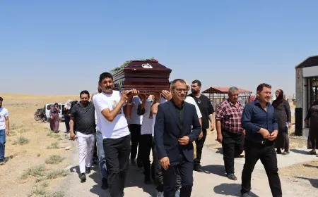 La comunidad yazidí despide a Pêşîmam Hesen en el cementerio Diyarê Felekê