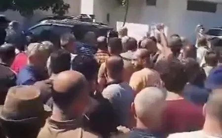 Los camioneros organizan una sentada en el puerto de Latakia en protesta contra los "Recibos Especiales"