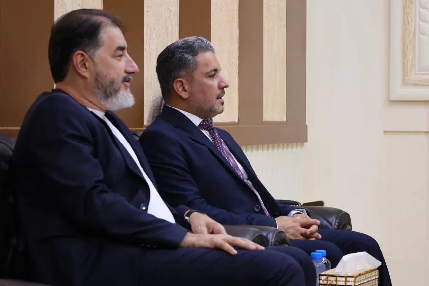 El gobernador de Hasaka aborda con miembros de la Asamblea del Pueblo la situación de los servicios públicos