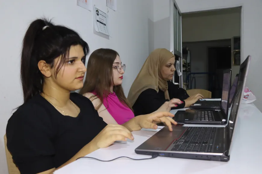 220 estudiantes reciben formación tecnológica en la Academia Latşîn