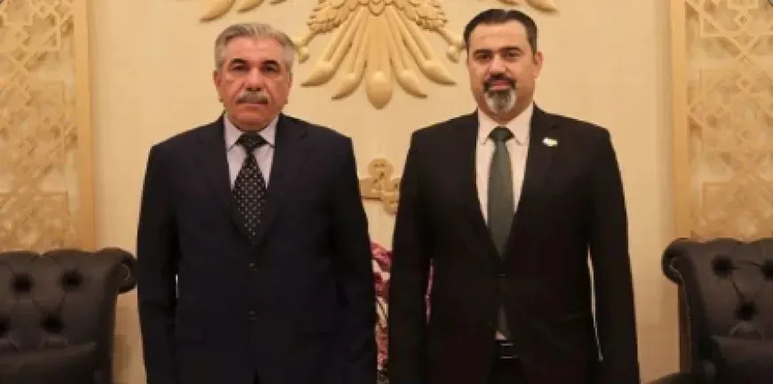 El gobernador de Hasaka y el ministro de Educación abordan los preparativos para el nuevo curso escolar