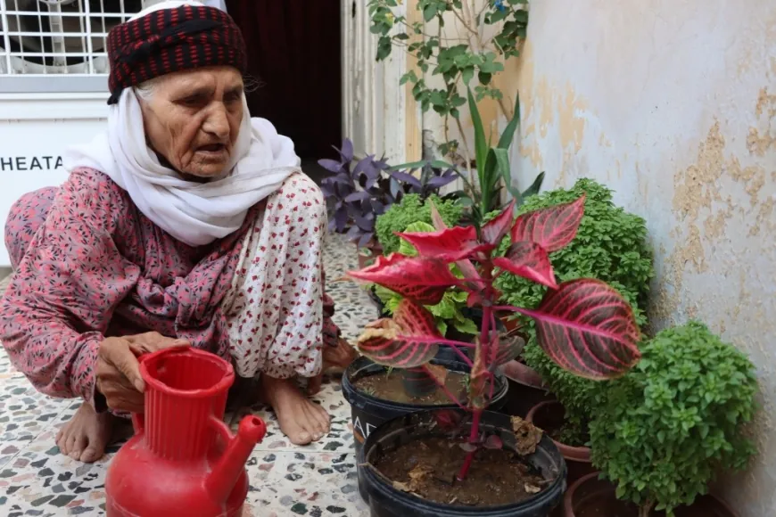 Hesîna Ehmed, a sus 100 años, memoria viva de la historia de Kobanê