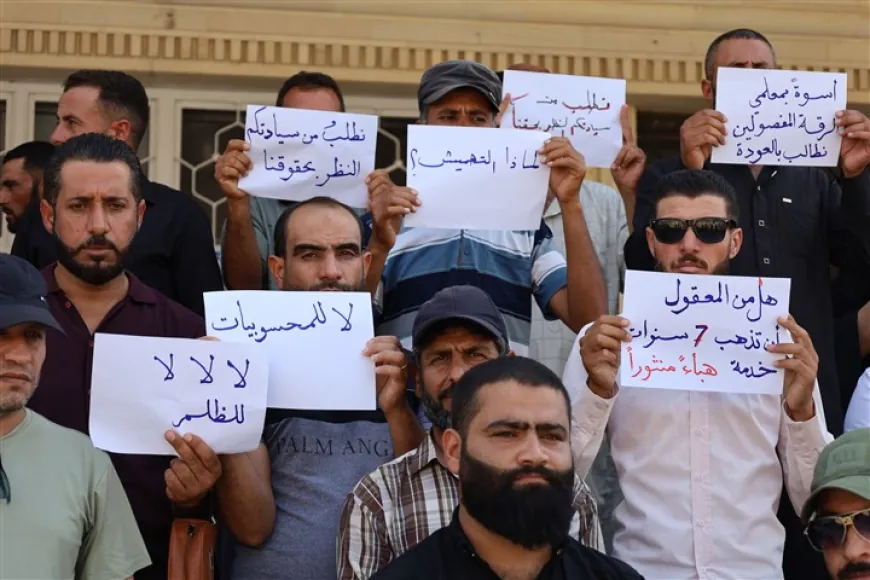 Protesta de maestros despedidos de Hasakah para exigir su reincorporación
