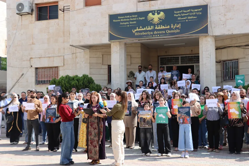 Padres y estudiantes en Qamishlo piden que se desarrolle la decisión de educación del idioma kurdo
