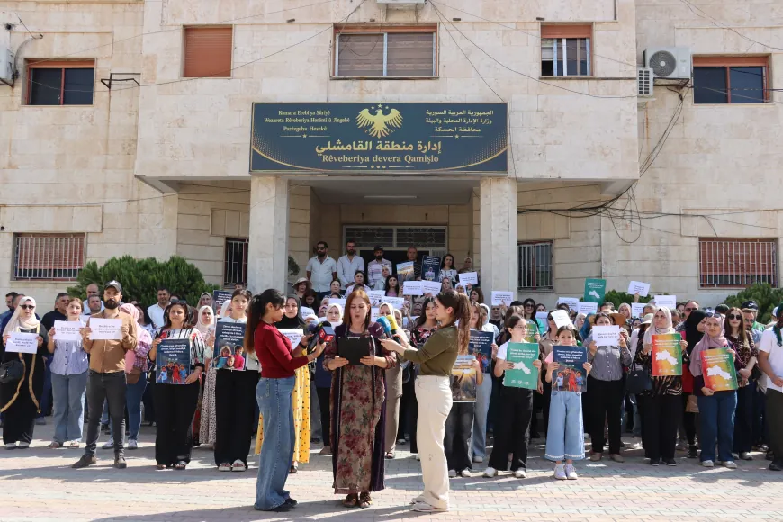 Padres y estudiantes en Qamishlo piden que se desarrolle la decisión de educación del idioma kurdo