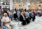 Mazlûm Ebdî explica a los habitantes de Kobanê los últimos acontecimientos