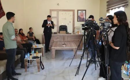 Reunión de periodistas en Kobani discute los desafíos a los que se enfrenta el trabajo mediático