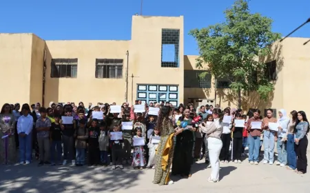 Estudiantes y profesores de Kobane reclaman el derecho a la educación en kurdo