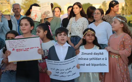 Protesta en Qamishlo contra la limitación de las clases de lengua kurda