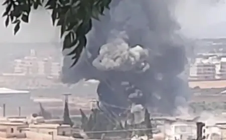 Al menos ocho heridos en la explosión de un almacén temporal en el campo de Idlib