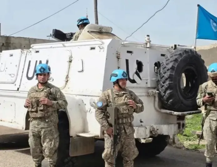La UNDOF debate con los habitantes de Seyda medidas para limitar las incursiones...