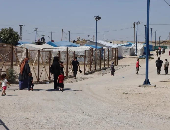 El administrador del campamento de Roj advierte a las familias de ISIS que son una "bomba de tiempo"