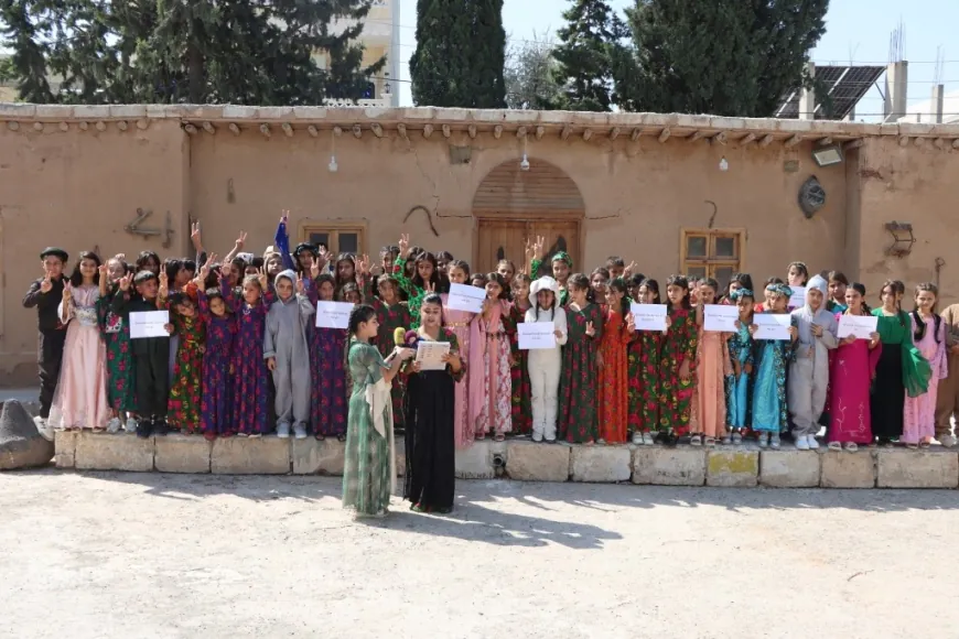 Cientos de niños participan en el noveno Festival Infantil de Kobanê