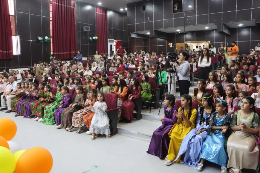 Cientos de niños participan en el noveno Festival Infantil de Kobanê