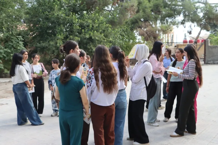 Estudiantes de Kobani se niegan a asistir a la escuela en protesta contra la decisión del Ministerio de Educación