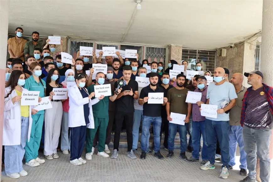 Los trabajadores de la salud protestan por el retraso del salario de tres meses